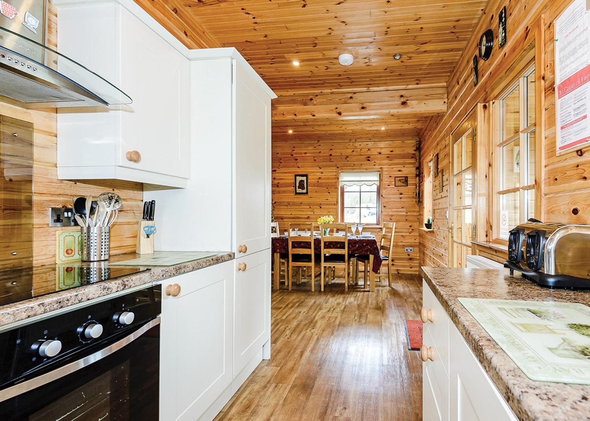 Anglesey Lakeside Lodges Menai Bridge Room photo