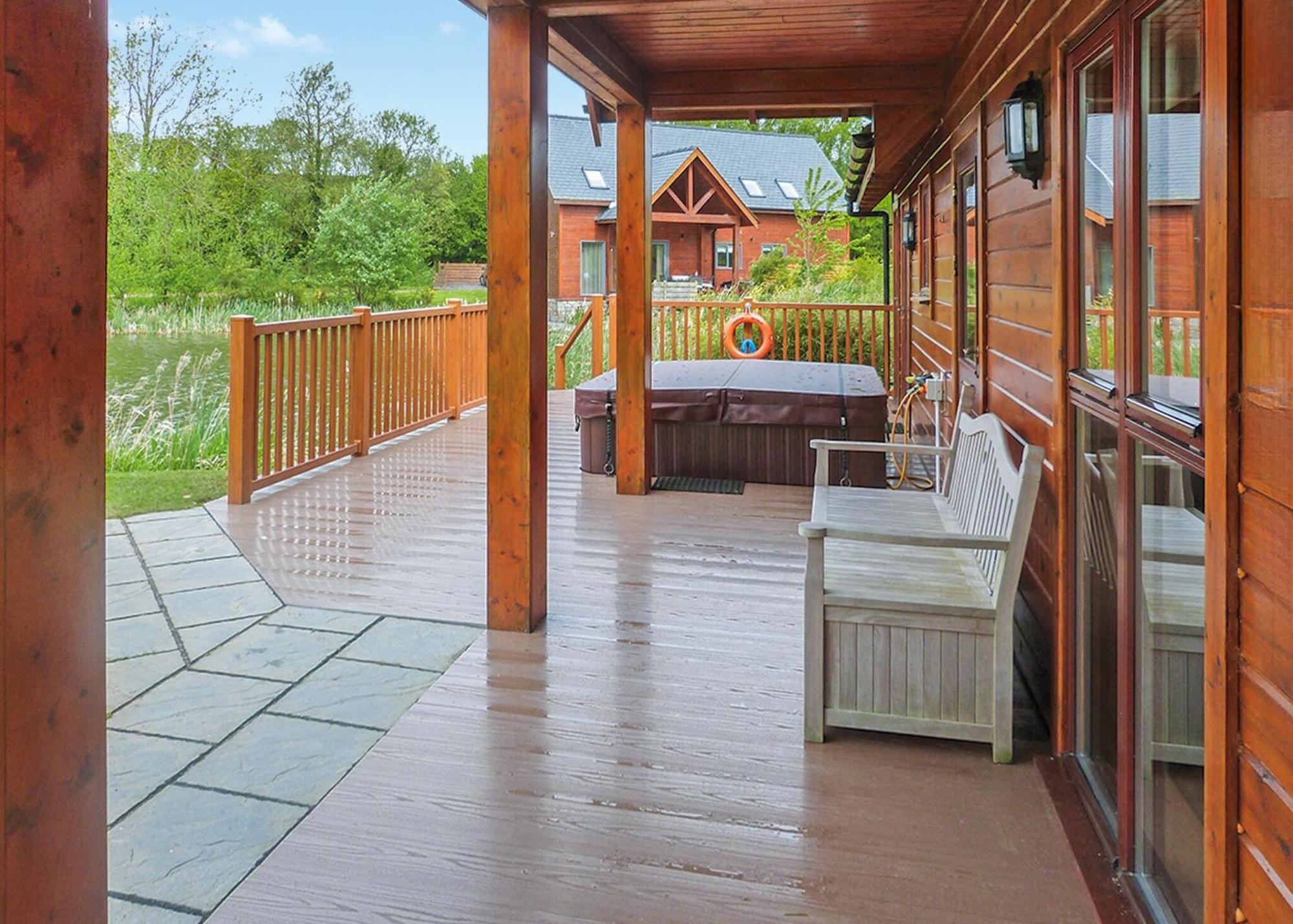 Anglesey Lakeside Lodges Menai Bridge Room photo